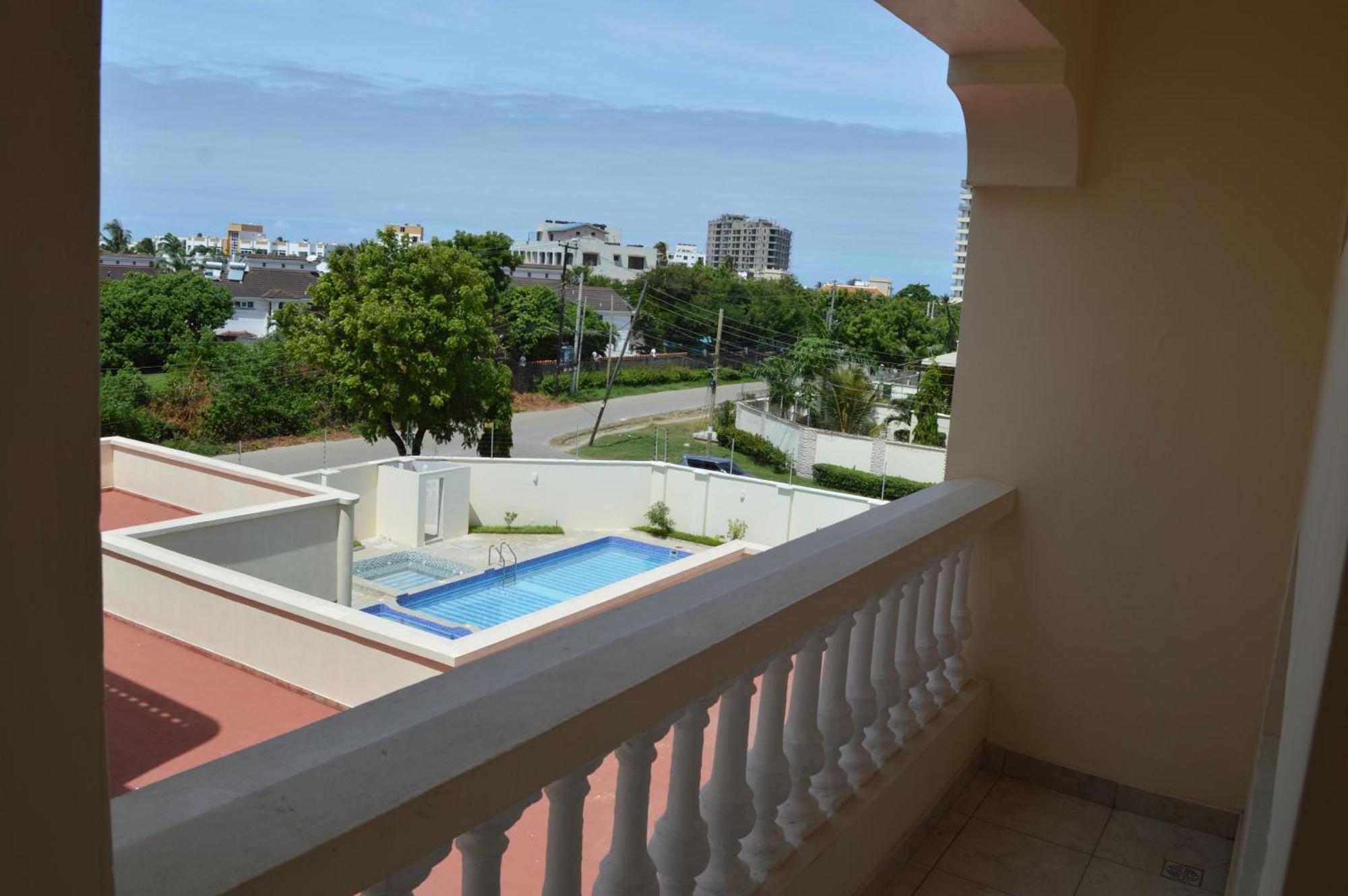 Hotel Tiffany Mombasa Exterior photo