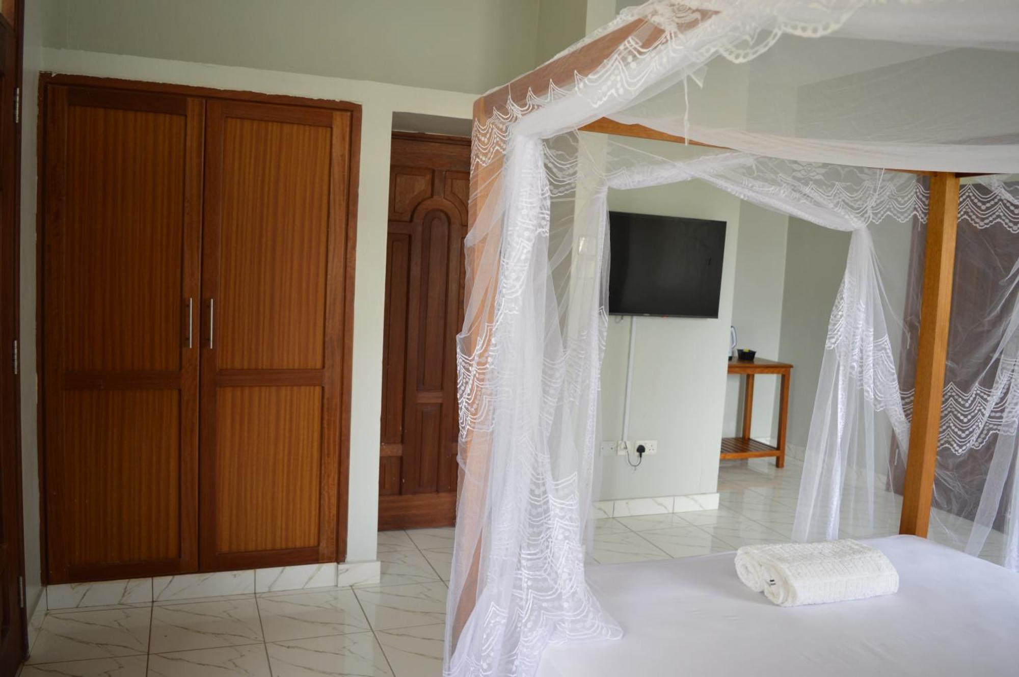Hotel Tiffany Mombasa Exterior photo