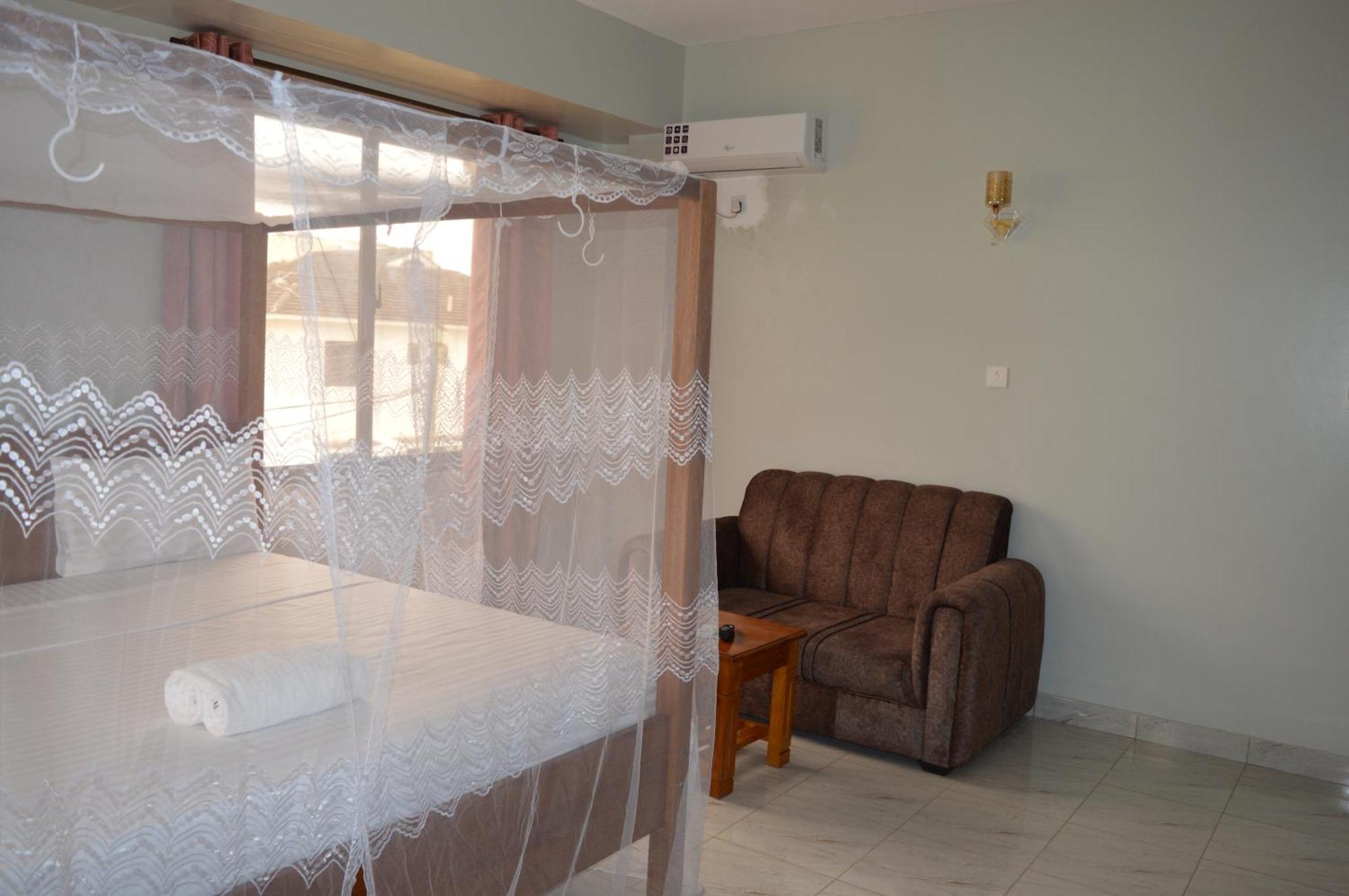 Hotel Tiffany Mombasa Exterior photo